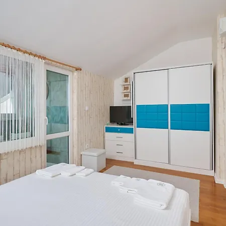 Sirena Seaview - Free Parking Apartment *